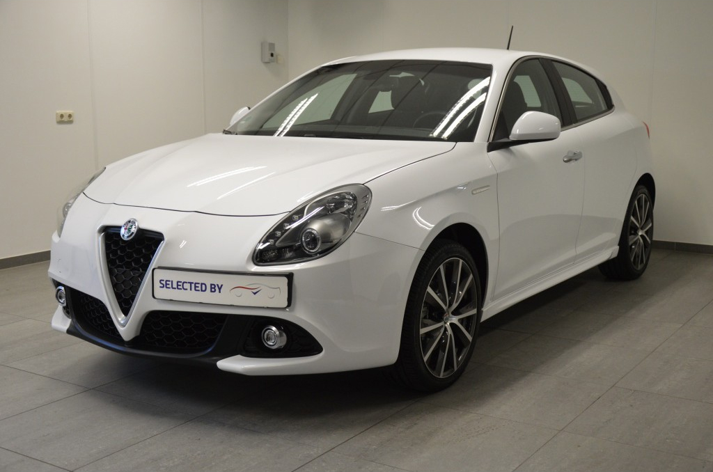 Audi A3 Sportback 1.4 TFSI CoD Ambition Pro Line plus | SCHUIFDAK | SPORSTOELEN | NAVIGATIE | XENON 21115390-0.jpg |  Estilo Automotive